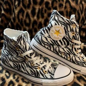 Converse NWOT size 8